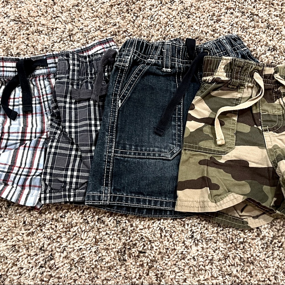 Boy’s Gymboree 3-6 month Shorts